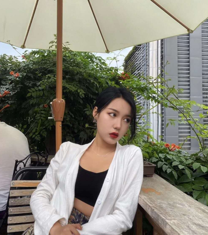 爆艹西安小母狗干的叫爸爸轻点轻点，我会听她的？